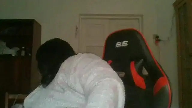 LitisiaLove255 online show from April 23, 2026, 4:24 am