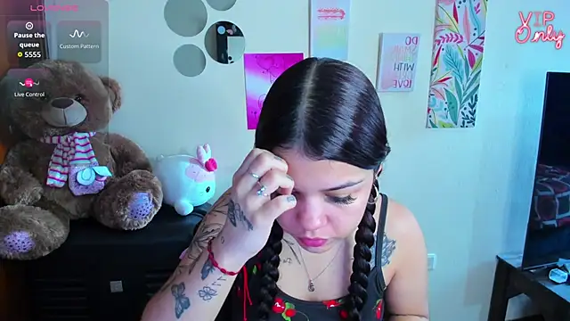 Snapshot of angelina_77 chatting on June 12, 2026, 3:11 pm angelina 77 online show from June 12, 2026, 3:11 pm