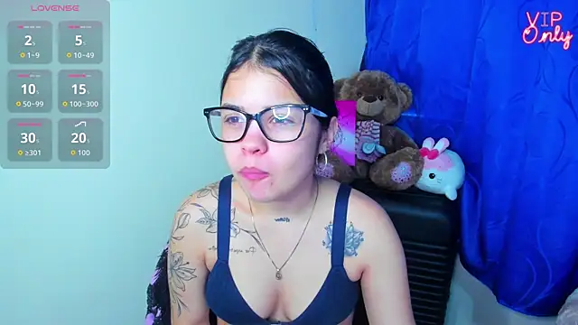 Snapshot of angelina_77 chatting on July 17, 2026, 2:45 pm angelina 77 online show from July 17, 2026, 2:45 pm