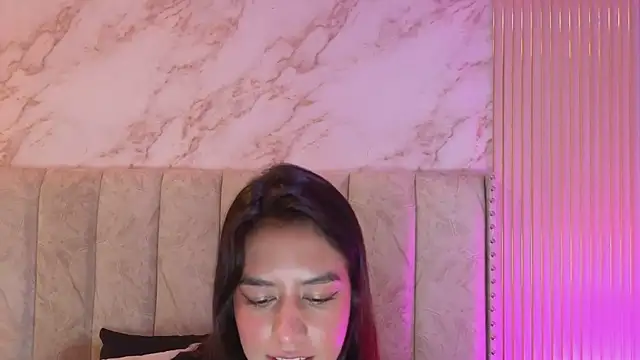 Snapshot of Alahia_Bloom chatting on July 19, 2026, 12:09 pm Alahia Bloom online show from July 19, 2026, 12:09 pm
