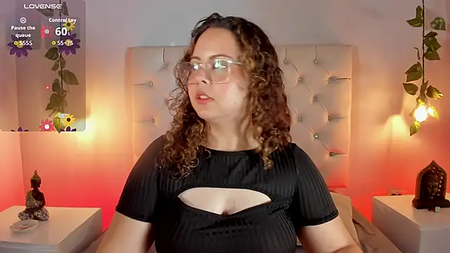 Snapshot of Samantha_Greey_ chatting on May 4, 2026, 9:11 pm Samantha Greey online show from May 4, 2026, 9:11 pm