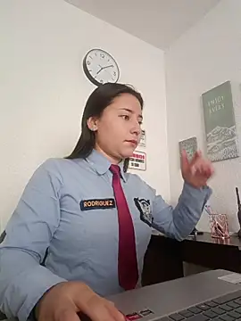 Snapshot of Queen_linda1 chatting on May 8, 2026, 12:10 pm Queen linda1 online show from May 8, 2026, 12:10 pm