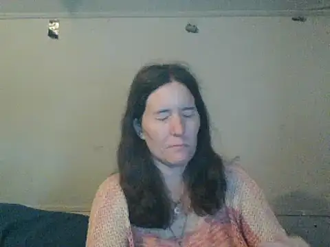 Snapshot of Mini83 chatting on May 8, 2026, 6:46 pm Mini83 online show from May 8, 2026, 6:46 pm