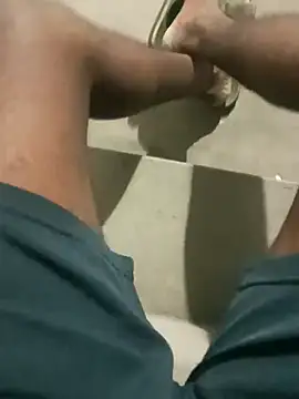 hot boy 27  online show from April 26, 2026, 4:59 pm