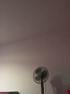 Poppylooloo online show from May 20, 2026, 8:04 pm