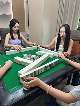 Lucky-520 online show from April 28, 2026, 2:21 am