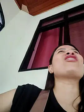 Nicol Alvarez1 online show from April 24, 2026, 8:33 pm