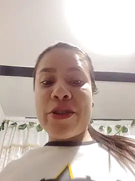 Nicol Alvarez1 online show from April 27, 2026, 4:21 am