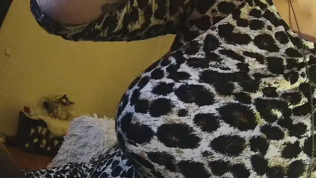 Snapshot of Divineblond chatting on February 14, 2025, 2:18 am Divineblond online show from February 14, 2025, 2:18 am