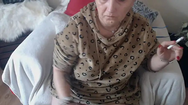 Snapshot of Divineblond chatting on March 10, 2025, 8:48 am Divineblond online show from March 10, 2025, 8:48 am