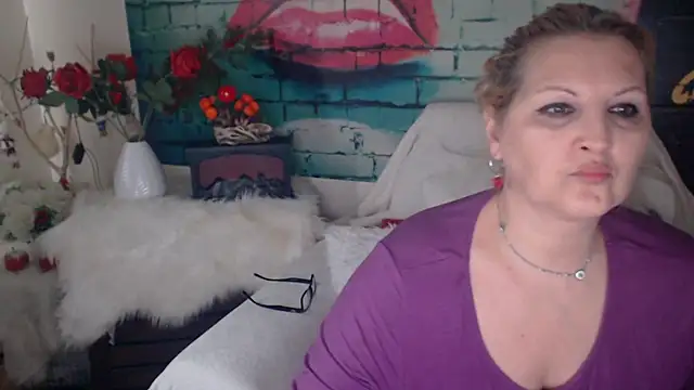 Snapshot of Divineblond chatting on March 11, 2025, 11:55 am Divineblond online show from March 11, 2025, 11:55 am