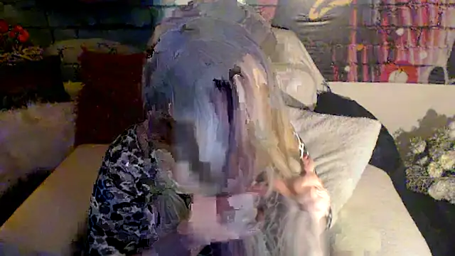 Snapshot of Divineblond chatting on March 13, 2025, 1:21 am Divineblond online show from March 13, 2025, 1:21 am