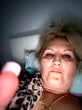 Snapshot of Divineblond chatting on September 30, 2025, 7:41 pm Divineblond online show from September 30, 2025, 7:41 pm