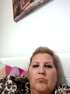 Snapshot of Divineblond chatting on October 14, 2025, 8:31 pm Divineblond online show from October 14, 2025, 8:31 pm