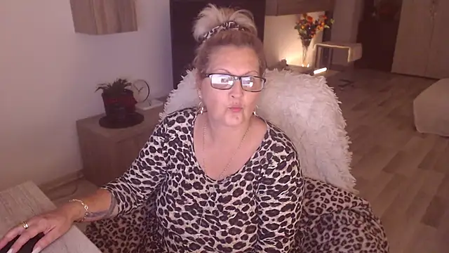 Snapshot of Divineblond chatting on October 16, 2025, 10:55 pm Divineblond online show from October 16, 2025, 10:55 pm