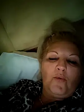 Snapshot of Divineblond chatting on October 26, 2025, 3:01 am Divineblond online show from October 26, 2025, 3:01 am