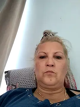 Snapshot of Divineblond chatting on October 27, 2025, 12:31 pm Divineblond online show from October 27, 2025, 12:31 pm