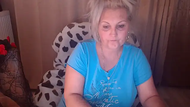 Snapshot of Divineblond chatting on October 31, 2025, 3:24 pm Divineblond online show from October 31, 2025, 3:24 pm