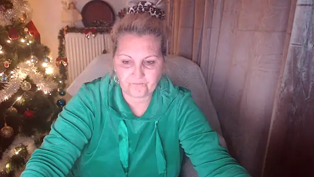 Snapshot of Divineblond chatting on November 30, 2025, 6:56 pm Divineblond online show from November 30, 2025, 6:56 pm