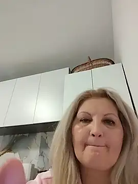 Divineblond online show from February 20, 2026, 9:04 pm