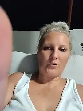 Divineblond online show from June 29, 2026, 11:05 pm