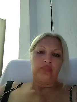 Divineblond online show from July 8, 2026, 6:34 pm