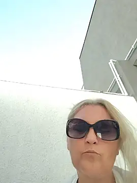 Divineblond online show from July 10, 2026, 6:10 pm