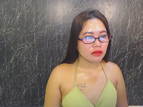 ur prettychelsie online show from April 25, 2026, 1:14 pm