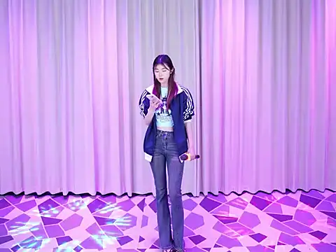 XO-XiaoBaWang online show from May 6, 2026, 8:41 am