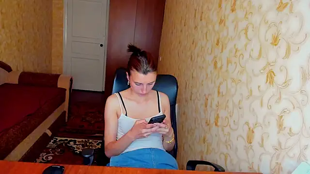Snapshot of MilaShka29 chatting on June 19, 2026, 10:19 am MilaShka29 online show from June 19, 2026, 10:19 am