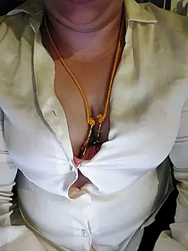 Snapshot of Call_Honey chatting on June 25, 2026, 6:12 pm Call Honey online show from June 25, 2026, 6:12 pm