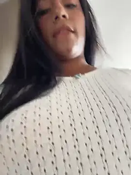 Snapshot of SaryJonex chatting on May 12, 2026, 3:09 pm SaryJonex online show from May 12, 2026, 3:09 pm
