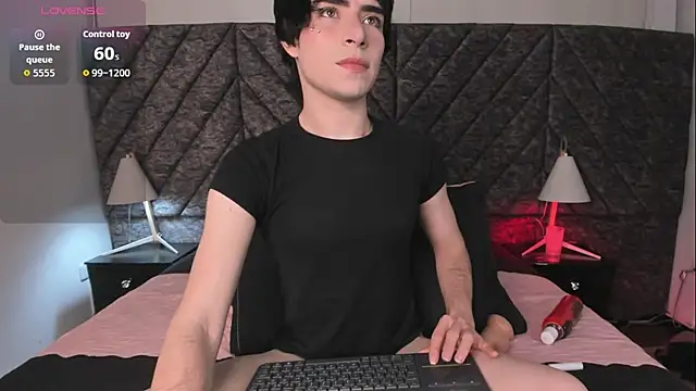 DemonFoxx online show from July 14, 2026, 4:39 am