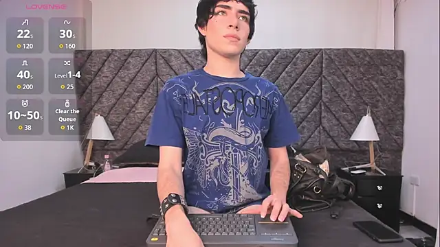 DemonFoxx online show from July 15, 2026, 12:43 pm