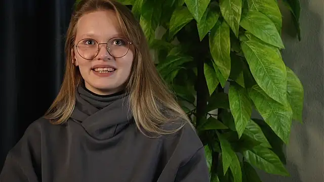 MarisaPuent online show from April 26, 2026, 5:32 pm