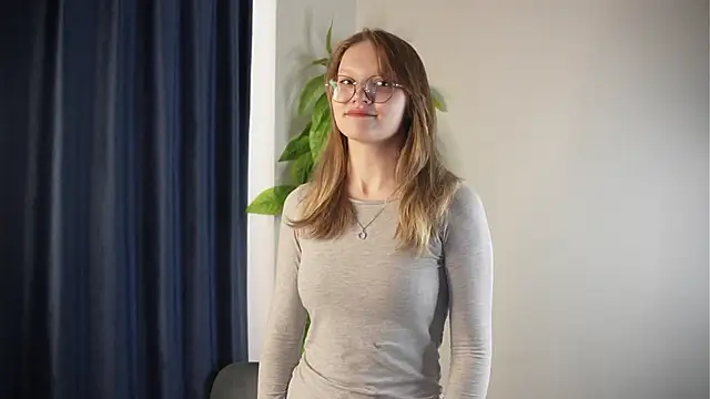 MarisaPuent online show from April 28, 2026, 11:15 am