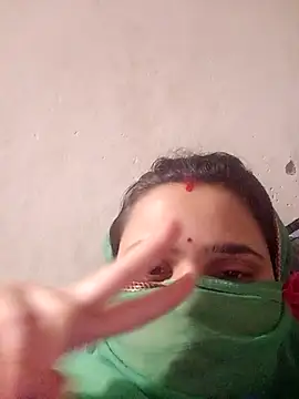khushibaby85 online show from May 3, 2026, 9:43 pm