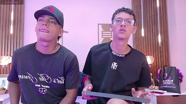 Dante-Axel online show from April 26, 2026, 12:25 pm