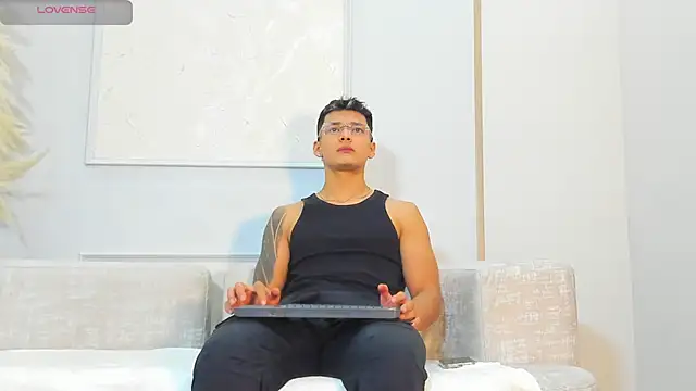 Snapshot of Alan_Salazar chatting on May 28, 2026, 5:32 pm Alan Salazar online show from May 28, 2026, 5:32 pm