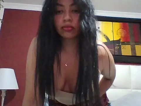 JINNLUNA online show from April 26, 2026, 11:35 pm