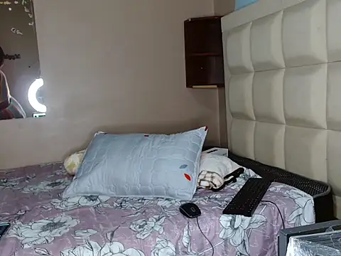 ThickPussy16 online show from April 23, 2026, 12:29 pm