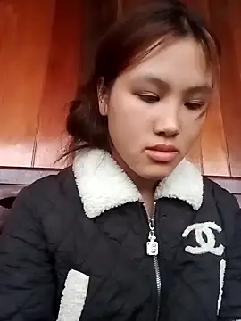 mai-lovelyy online show from April 23, 2026, 8:13 am