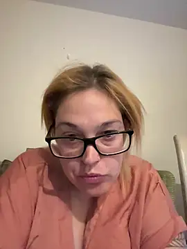 Snapshot of SecretRavenXO chatting on May 15, 2026, 11:34 pm SecretRavenXO online show from May 15, 2026, 11:34 pm
