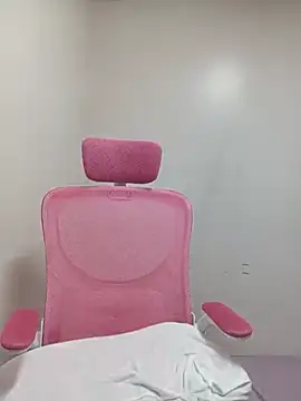 jhenbigmelon online show from May 25, 2026, 4:13 pm