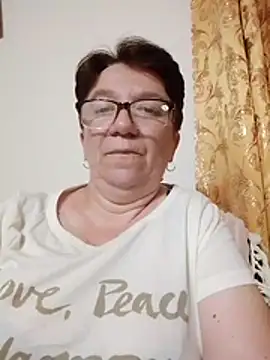 KetQueen101 online show from June 21, 2026, 8:11 pm
