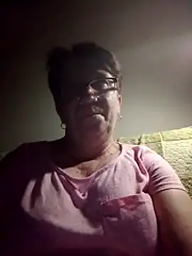 KetQueen101 online show from July 3, 2026, 8:37 pm