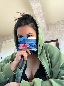 RoseSavoy online show from April 25, 2026, 12:19 pm