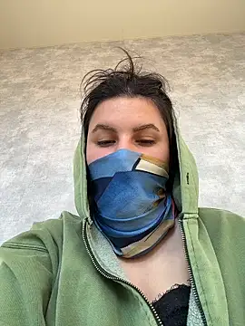 RoseSavoy online show from April 25, 2026, 1:41 pm