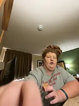 Strawberry256123 online show from April 27, 2026, 6:17 pm