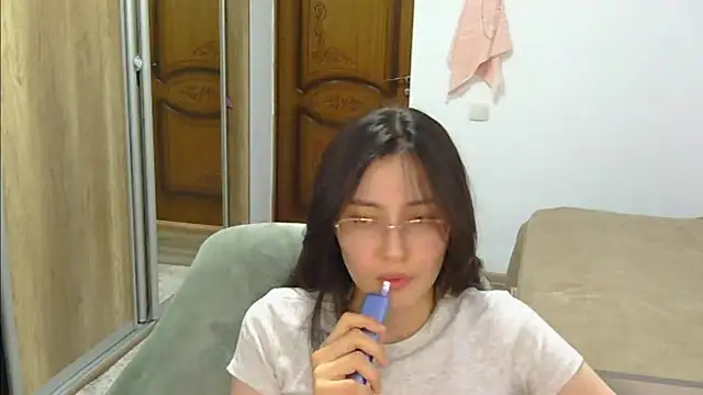 Snapshot of AshleyTropiano chatting on June 17, 2026, 4:41 pm AshleyTropiano online show from June 17, 2026, 4:41 pm
